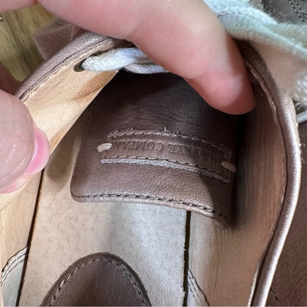 FRYE Kira Distressed Studded Taupe Leather boho Low Top Lace Up Sneakers‎